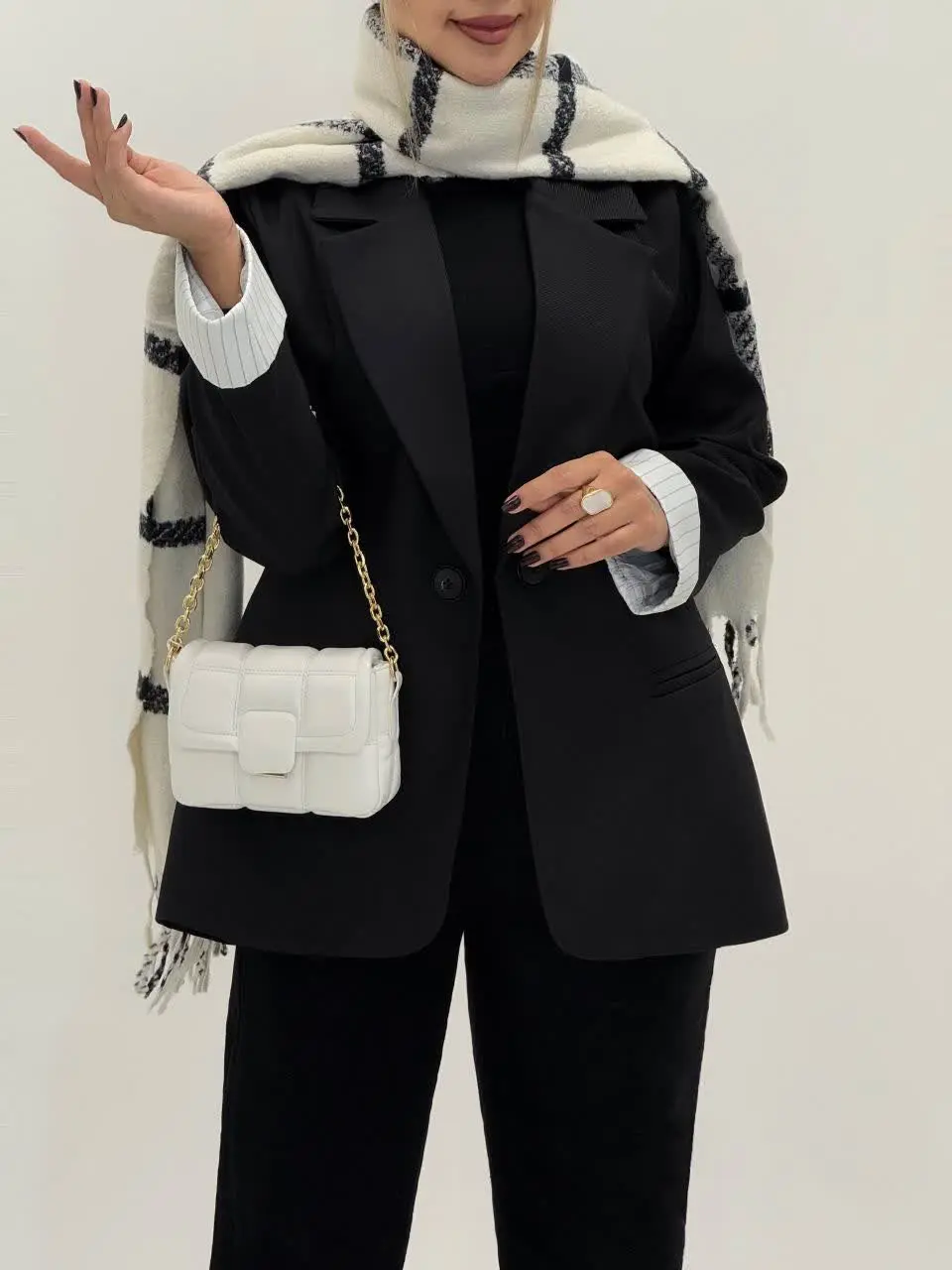 3597-کت پرادا کاروس